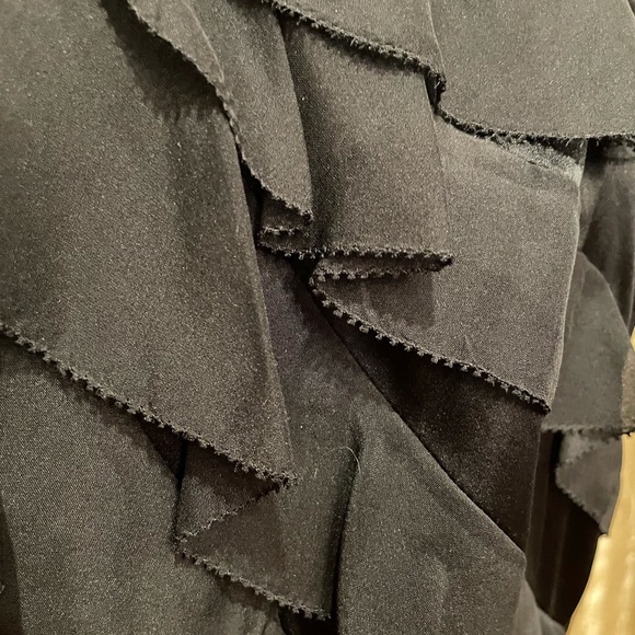 Ruffle Silk sleeveless blouse - Picture 8 of 10